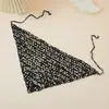 Chapéu Feminino Fino Estilo Western para Primavera e Outono com Design Vazado, Cachecol Triângulo com Lantejoulas de Crochê Feito à Mão, Chapéu Turbante de Fio de Algodão