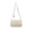 2026 Bolso de hombro acolchado estilo Chanel con cadena diseño de nicho de moda de alta costura versátil bandolera de un solo hombro