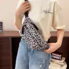 Elegante bolso cruzado de nailon casual para mujer 2026 nuevo de moda tendencia gran capacidad estampado de leopardo estilo europeo y americano bolso de cintura bolso de pecho