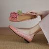 Verano Nuevo Producto Nicho Remache Flor Boca Baja Zapatos de Ballet para Mujer 2025 Nuevo Punta Redonda Altura Interior Zapatos de Moda