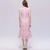 Almacén en el extranjero dropshipping vestido rosa de dama de honor con escote cuadrado, manga corta, vestido sirena de longitud media para citas y fiestas