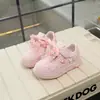 Zapatillas para niños, zapatillas deportivas para niñas, nuevas de primavera y otoño, versión coreana, zapatos casuales de dibujos animados, zapatillas de correr ligeras para niñas, versátiles