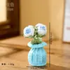 Planta de rosa artificial tejida en maceta, producto terminado hecho a mano a crochet, flor artificial para decoración de escritorio en casa, venta al por mayor de regalos, flor de hilo