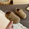 Sapatos de Couro Estilo Coreano para Crianças 2026 Outono/Inverno Novos Versáteis Casuais Meninos e Meninas Moda Plus Veludo Solado Macio Sapatos de Uma Sola