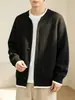 Cardigã de tricô liso com gola redonda para homens, com punhos e barra canelados contrastantes, suéter jaqueta de malha casual solto para camadas no inverno