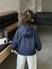 Q243 Ropa Infantil Chaqueta para Niños Estilo Primavera y Otoño Fresco Guapo Niño Pequeño Cortavientos con Capucha Nueva Chaqueta Cortavientos de Otoño para Niños