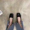 Sapatilhas Femininas Estilo Chanel 2026 Primavera e Outono Novos Sapatos Baixos Quadrados com Laço Sapatos Rasos Versáteis para o Trabalho Sapatos de Vovó