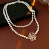 Collar de Flor de Zirconia Francesa con Perla, Cadena de Suéter Apilable Retro de Lujo Ligero, Collar Versátil Elegante y de Alta Gama