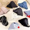 Clip de Garra Triángulo Etiqueta Dorada Retro Otoño Invierno para Niñas Versátil Temperamento Concha Tiburón Clip para Parte Trasera de la Cabeza Moño Pasador Accesorios para el Cabello