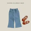 Calça flare jeans de primavera e outono para bebê menina, calça comprida infantil com cintura elástica, calça boca de sino moderna e estilosa para meninas