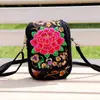 Suministro Transfronterizo Estilo Étnico de Yunnan Bordado de Aplique Bolsita para Teléfono Móvil Bordado Característico Mini Bolsita Pequeña Billetera para Monedas Venta al por Mayor