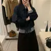 Foto real de la nueva chaqueta vaquera de retazos a cuadros de alta gama para mujer, estilo dos piezas falsas, de Dongdaemun, Corea, otoño 2026