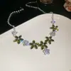 Pendientes y Conjunto de Collar de Piedras Preciosas Esmeralda Brillantes con Diamantes, Cadena de Clavícula de Lujo Ligero de Nicho, Conjunto de Joyería Estilo Palacio para Mujeres
