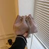 Bolso Cubo de Pedrería para Mujer Bolso 2026 Estilo Nuevo Simple Moda Casual Gran Capacidad Bolso de Hombro Cruzado Bolso de Pedrería de Moda