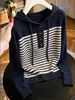Sudadera con Capucha de Manga Larga a Rayas Estilo Europeo para Mujer Otoño/Invierno de Alta Gama Holgada Talla Grande Moderna Chic