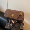 Bolsa de mão nova e moderna transfronteiriça, bolsa de ombro versátil, bolsa de ombro elegante e chique, bolsa transversal e bolsa tote, perfeitas para o trajeto e o dia a dia da moda.