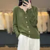 Cardigã Tricotado Gola V Liso Simples Feminino com Botão Manga Longa Lã Penteada Fino que Valoriza a Silhueta Estilo Coreano para Primavera e Verão