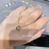 Fanjia Versión Alta Oro Rosa Pétalos Llenos de Diamantes Trébol Collar Pendiente de Flor de Trébol de un Solo Diamante Cadena para Clavícula