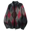 Nuevo Suéter Cardigan con Cuello Alto y Cremallera para Hombre Otoño/Invierno 2026, Moda Juvenil Holgado de Punto de Diamantes Chaqueta Casual