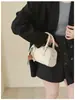 Yuezi 2026 Primavera Nova Bolsa Vintage Feminina Moda Bolsa de Mão em Couro com Cera de Abelha Bolsa Almofada Texturizada Boston Bolsa Transversal