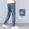 Jeans ligeros de verano para hombre, pierna recta elásticos multibolsillos casuales, mezclilla de algodón de alta gama