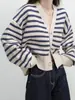 Suéter Listrado de Gola V Estilo Coreano Novo da Primavera Feminino Solto Design Preguiçoso Cardigan Jaqueta Curta Tricotada Versátil