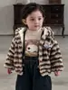 Abrigo Suéter Peludo Estilo Coreano para Niños Invierno Estilo Retro Infantil Rayas Estrella con Capucha Ropa Infantil Zhili de Huzhou