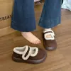 Moda 2026, zapatos nuevos de algodón de suela gruesa, antideslizantes, versátiles, con forro de pelo, cierre de velcro y diseño cálido de invierno, estilo Birkenstock para mujer