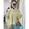 Cardigã de Tricô Feminino 2026 Primavera e Outono Novo Estilo Versão Coreana Gola Redonda Emagrecedor Cor Sólida Zíper Duplo Curto Para Pessoas Baixas Peça de Exterior
