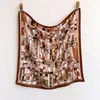 Bufanda Cuadrada Grande de Seda con Nuevo Patrón Geométrico Floral Diagonal Estilo Coreano Bufanda Shawl para la Cabeza con Estampado de Moda de Seda Imitación a Prueba de Polvo para Mujeres