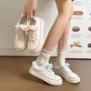 Zapatos de lona con ribete de encaje para mujer, nuevos de verano 2026 estilo coreano nicho zapatillas de tacón bajo, zapatos casuales para mujer con lunares azul claro