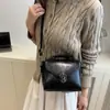 2025 Bolso Cuadrado Pequeño Nuevo con Cierre de Giro Estilo Coreano Bolso de Mujer Bolso de Hombro de Moda Bolso de Mano Simple de Moda Bolso Cruzado Retro