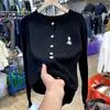 Cárdigan Suéter Bordado de Oso para Mujer Otoño e Invierno 2024 Nuevo Chaqueta Corta de Cintura Alta Moda Suéter Básico Pequeño
