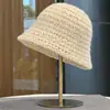 Sombrero de Mujer 2026 Nuevo Otoño/Invierno Cálido Estilo Coreano Sombrero de Punto Multicolor Ala Ancha Hace que la Cara se Vea Más Pequeña Sombrero de Pescador Sombrero de Cubo