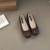 Sapatilhas Quadradas Retro de Bolinhas para Mulheres 2026 Novo Estilo Primavera/Verão Uma Tira com Fivela Salto Grosso Sapatos de Ballet Estilo Nicho Francês