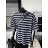 Camiseta Henley Listrada Retro Americana Manga Curta Masculina Verão Tendência Design de Marca Senso de Nicho Polo Manga Curta Top