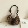 Bolso de hombro de felpa 2026, nuevo bolso de mano vintage de alta gama para otoño e invierno, bolso elegante de lujo ligero, marca nicho coreana