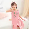 Saia de banho infantil toalha de banho vestível faixa de cabeça roupão infantil macio absorvente não solta fiapos Douyin item quente estilo popular atacado