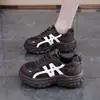 Zapatos de papá estilo ins coreano 8806 para mujer, nueva moda primavera 2026 versátiles para estudiantes, zapatillas deportivas casuales con suelas gruesas