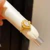 2026 Nuevo Anillo Abierto de Gota de Agua de Circonita Lujo Ligero Sensación de Gama Alta Anillo para Dedo Índice Nicho Exquisito Temperamento Estilo Explosivo Joyería de Mano