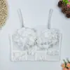 Sujetador de Estilo Francés con Malla y Ballenas, Integrado con Copas, Diseño Floral Tridimensional con Perlas, Adecuado para Ropa Exterior y con un Hermoso Diseño en la Espalda