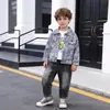 Kids2026 Nova Roupa Infantil Conjunto de Outono para Meninos Conjunto de Três Peças Manga Longa para Bebê Crianças Recém-Nascidas Estilo Coreano Tendência Atacado