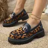 Sapatos de estoque transfronteiriços plus size, novos para a primavera-inverno-outono de 2026, com estampa de leopardo, versáteis e estilosos, sapatos de couro retrô modernos de sola grossa para mulheres
