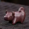 Pet de Chá de Argila Roxa Yixing Estatueta do Boi do Zodíaco Feito à Mão Wall Street Boi Fofo Conjunto de Chá de Argila Roxa Acessório para Cerimônia do Chá Pode Ser Usado para Guardar Chá