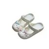 Zuecos Mary Jane para uso exterior en verano, pantuflas de EVA para mujer, transpirables, antideslizantes, resistentes a la playa, zapatos casuales de punta cerrada con soporte para el arco