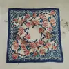 Pañuelo cuadrado estampado de leopardo bufanda coreana femenina de seda versátil pañuelo para el pelo bufanda retro flor de anacardo pañuelo cuadrado pequeño venta al por mayor