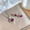 [Conjunto] Conjunto de colar e brincos da moda transfronteiriço com zircônia cúbica, design de trevo de quatro folhas, totalmente cravejado com diamantes, joias versáteis e luxuosas