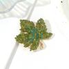 Exquisito broche de hoja de arce rojo pequeño portátil corsage de hojas totalmente de diamantes para abrigo de otoño e invierno suéter con accesorios de alta calidad