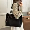 2025 Bolso Nuevo Tipo Cubo para Mujer Moda Bolso de Hombro para Viajes Cotidianos Gran Capacidad Bolso de Mano Nicho Gamuza Terciopelo Bolso para Suegra