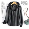 Jaqueta Casual de Couro com Capuz de Comprimento Médio Feminina Transfronteiriça, Novo Estilo Outono e Inverno, Elegante Casaco de Couro
